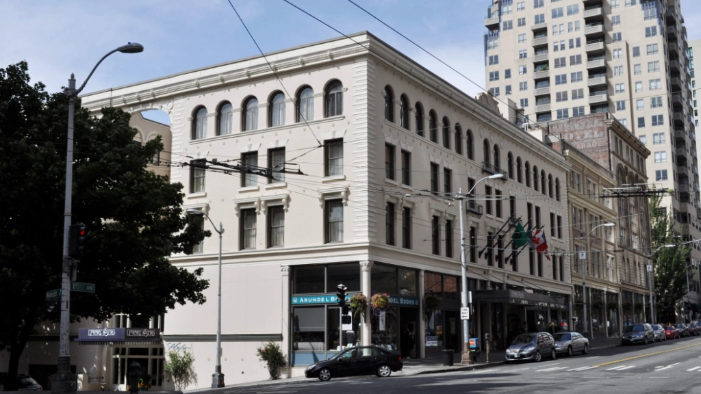 Luxury Black Car Transfers to The Alexis Royal Sonesta Hotel Seattle
