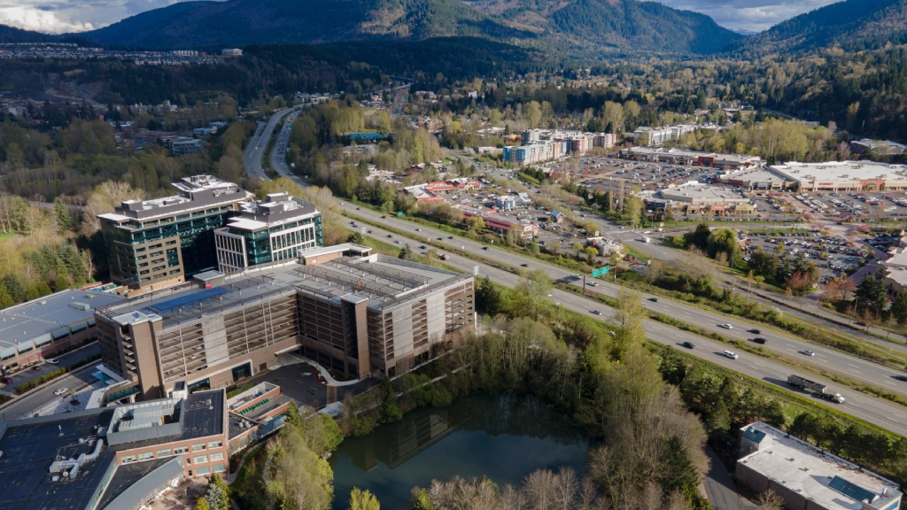 Reliable Transportation from Seattle Airport to Issaquah with Luxury Car Service
